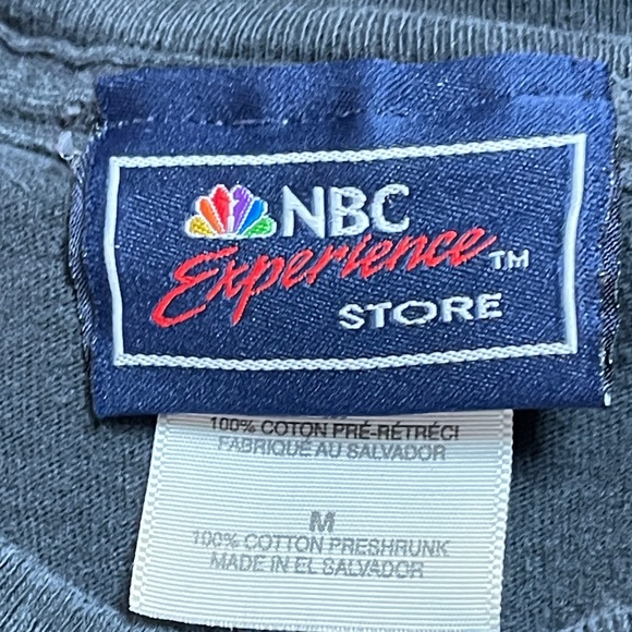 NBC Friends How You Doin Size Medium Short Sleeve Tee - Picture 2 of 4